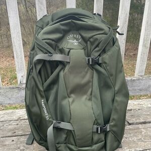 Osprey Farpoint 55 Men's Green Backpack